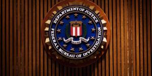 FBI يعتقل متهما بتسريب وثائق استخباراتية أمريكية تتعلق بخطط الهجوم الإسرائيلية ضد إيران - اليوم الإخباري