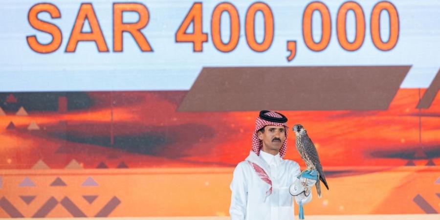 مزاد نادي الصقور السعودي 2024 يشهد بيع 5 صقور في الليلة التاسعة - اليوم الإخباري