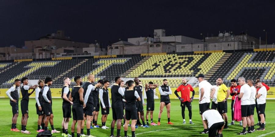 الاتحاد يستعيد محترفه بالتدريبات قبل مواجهة الرائد - اليوم الإخباري