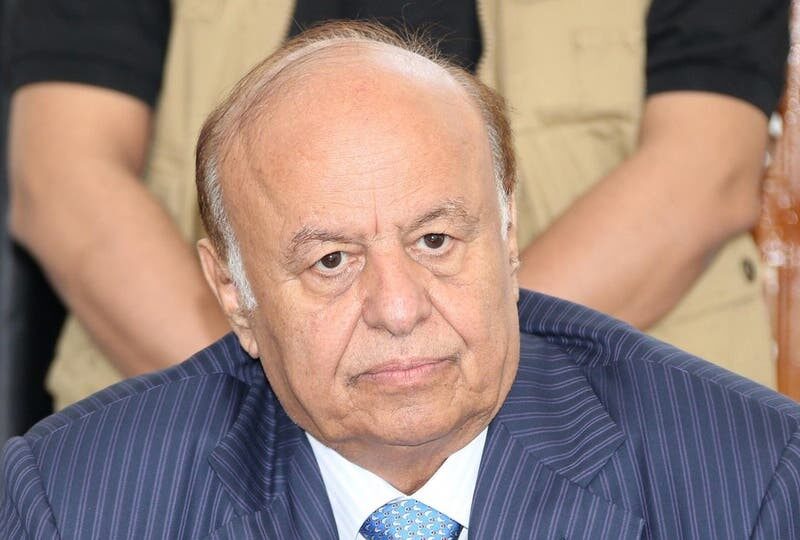 رئيس اليمن يقرر إعفاء نائبه علي محسن الأحمر من منصبه ويشكل مجلس رئاسي